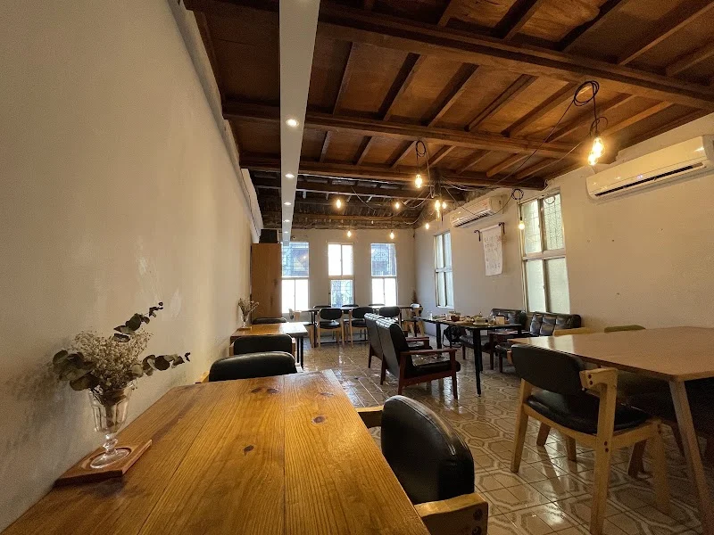 柒壹喫堂x鹽海小餐館 柒壹喫堂x鹽海小餐館-營業時間是10:00-24:00寵物小孩親子友善餐酒館Bistro 、早午餐Brunch、咖啡coffee（請上粉絲專頁確認店休日））