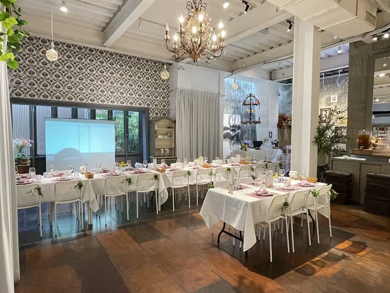 綠萼159｜台中地中海餐廳｜親子寵物友善｜家庭團體公司聚餐推薦｜婚禮派對活動場地包場｜兒童互動體驗｜異國料理美食必吃｜浪漫約會慶生氣氛餐廳