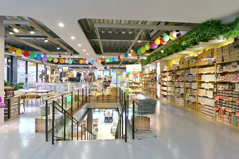 中圓寵物(股)公司林口旗艦分公司