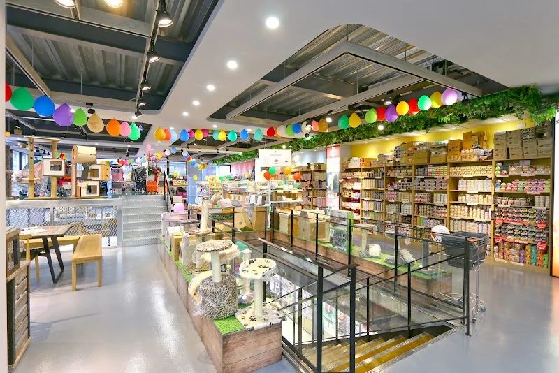 中圓寵物(股)公司林口旗艦分公司